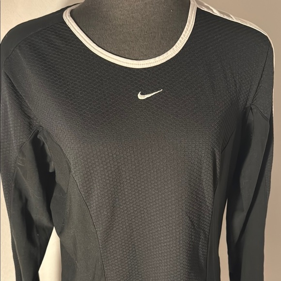 Nike Women's Black and White Long Sleeve Jersey Size M - Picture 5 of 7